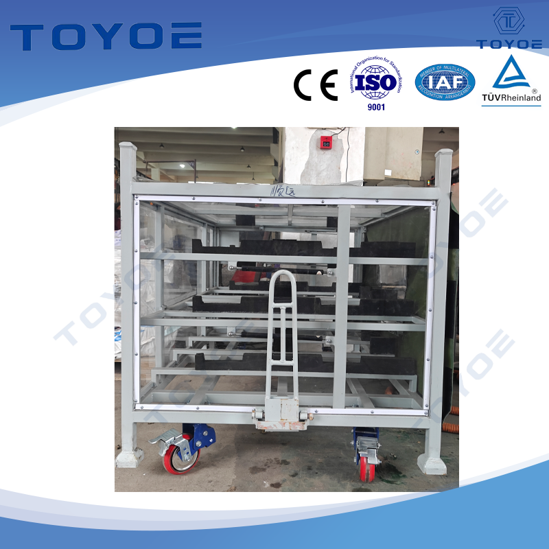 Racks mobiles automobiles: les surfaces recouvertes de grille permettent une organisation de pièces optimisée. 