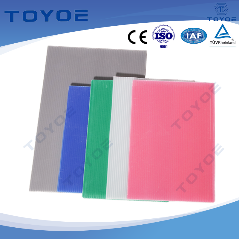 Panneaux creux en plastique colorés polyvalents, conception légère