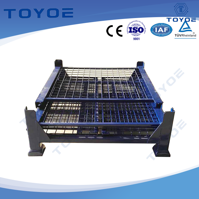 Racks métalliques empilables: Économie d'espace, réduction des pertes, essentiel à la production.