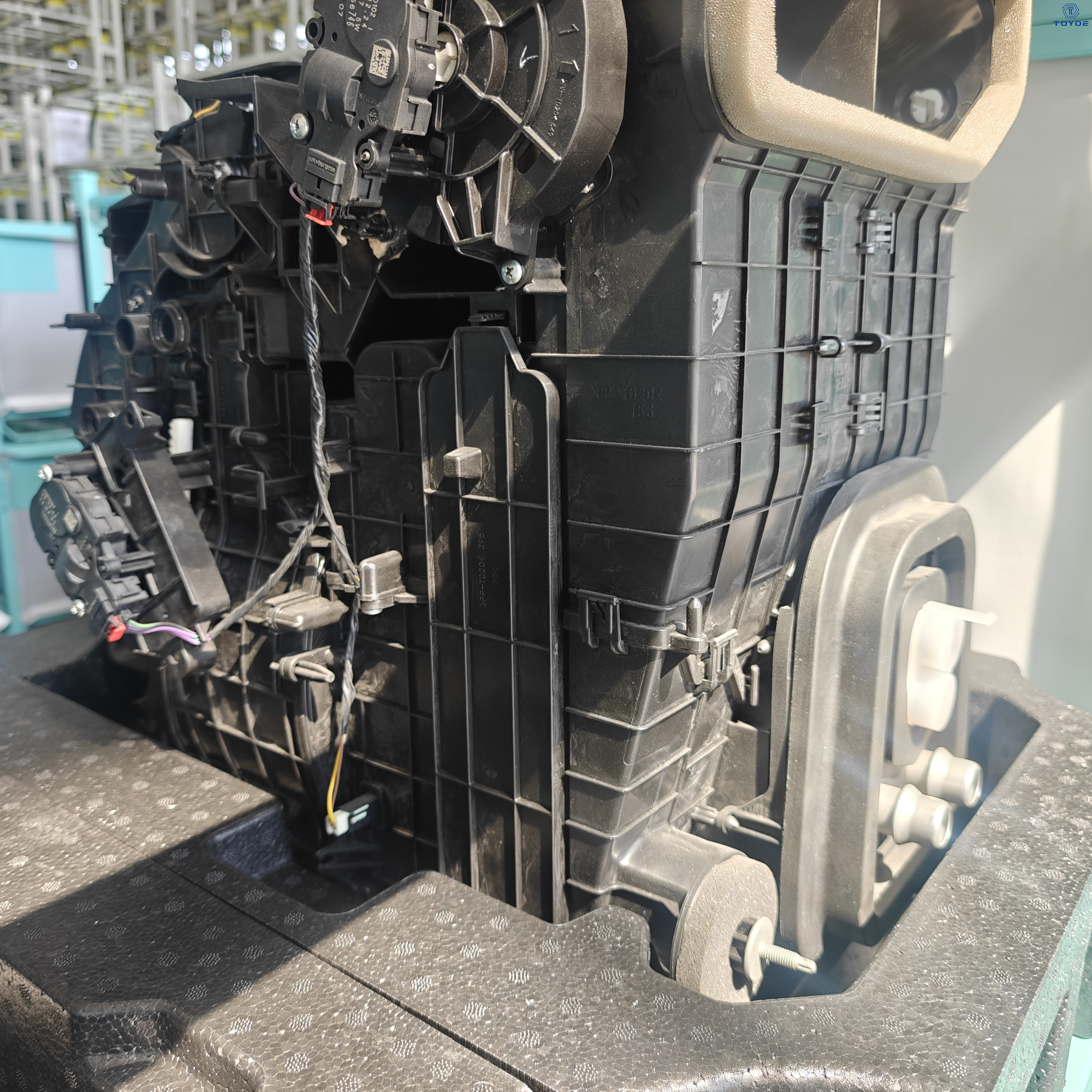 Nouvelle doublure personnalisée de rack de stockage pour stocker les pièces automobiles