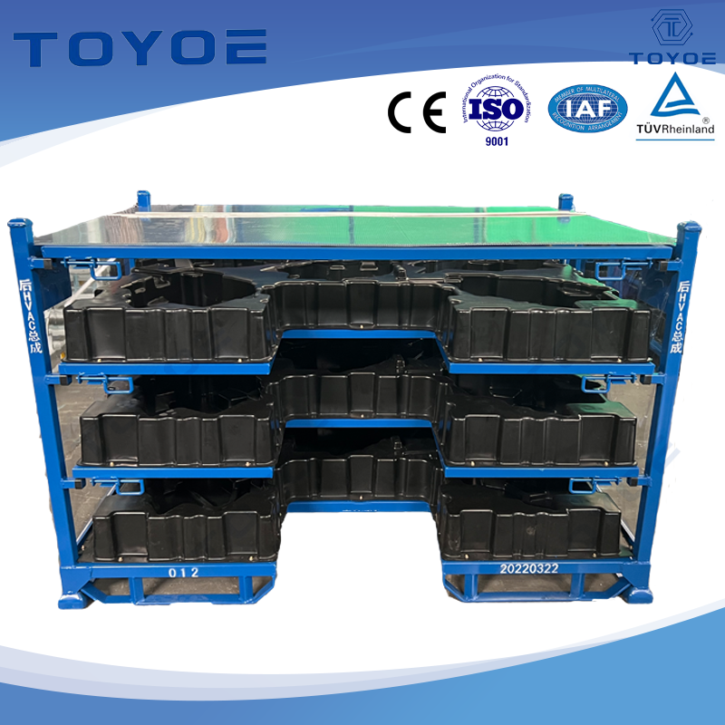 Les racks métalliques présentent des surfaces galvanisées et une doublure en polyuréthane.
