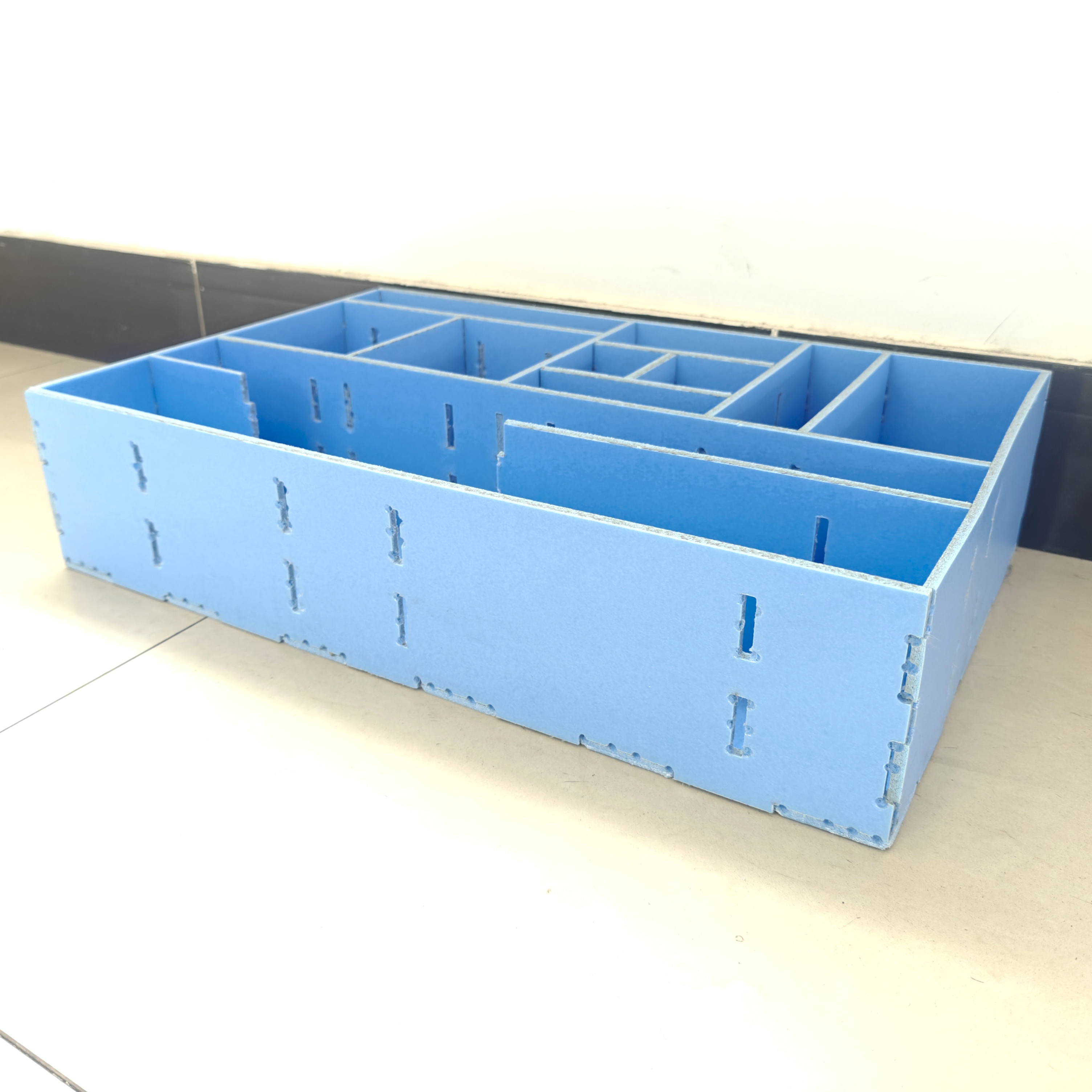 Solution de stockage écologique avec des inserts en mousse sur mesure