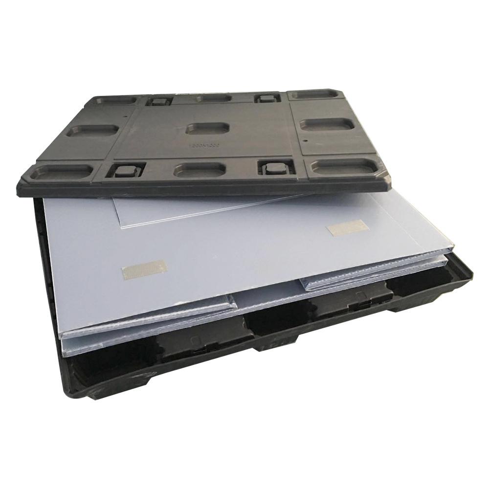 La boîte de palette de protection en fibre de carbone F1 sécurise les composants Ferrari.