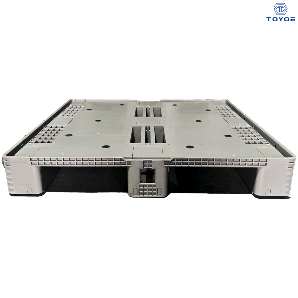 Caisses-palettes en polyéthylène pliables et empilables 1100*1100*1100 mm avec doublures personnalisées pour pièces automobiles.