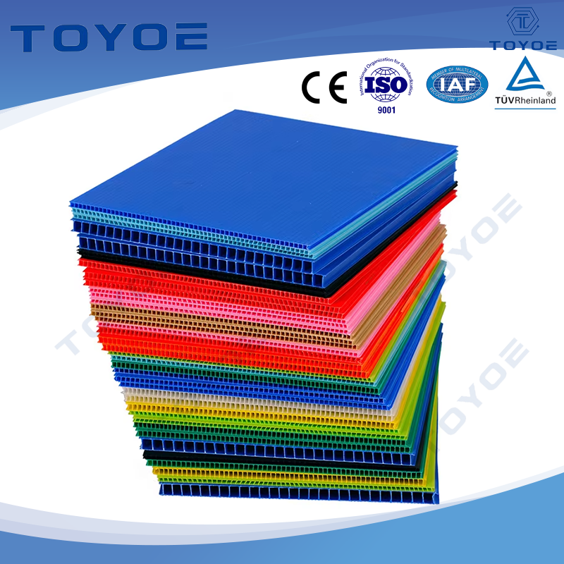 Panneaux creux en plastique colorés polyvalents, conception légère
