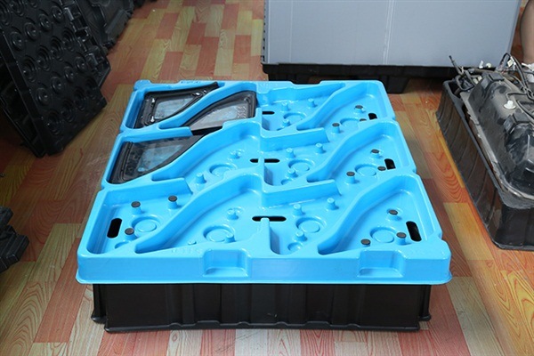 Spacesaver Cross-Industry Tote - s'effondre à 15 cm d'épaisseur