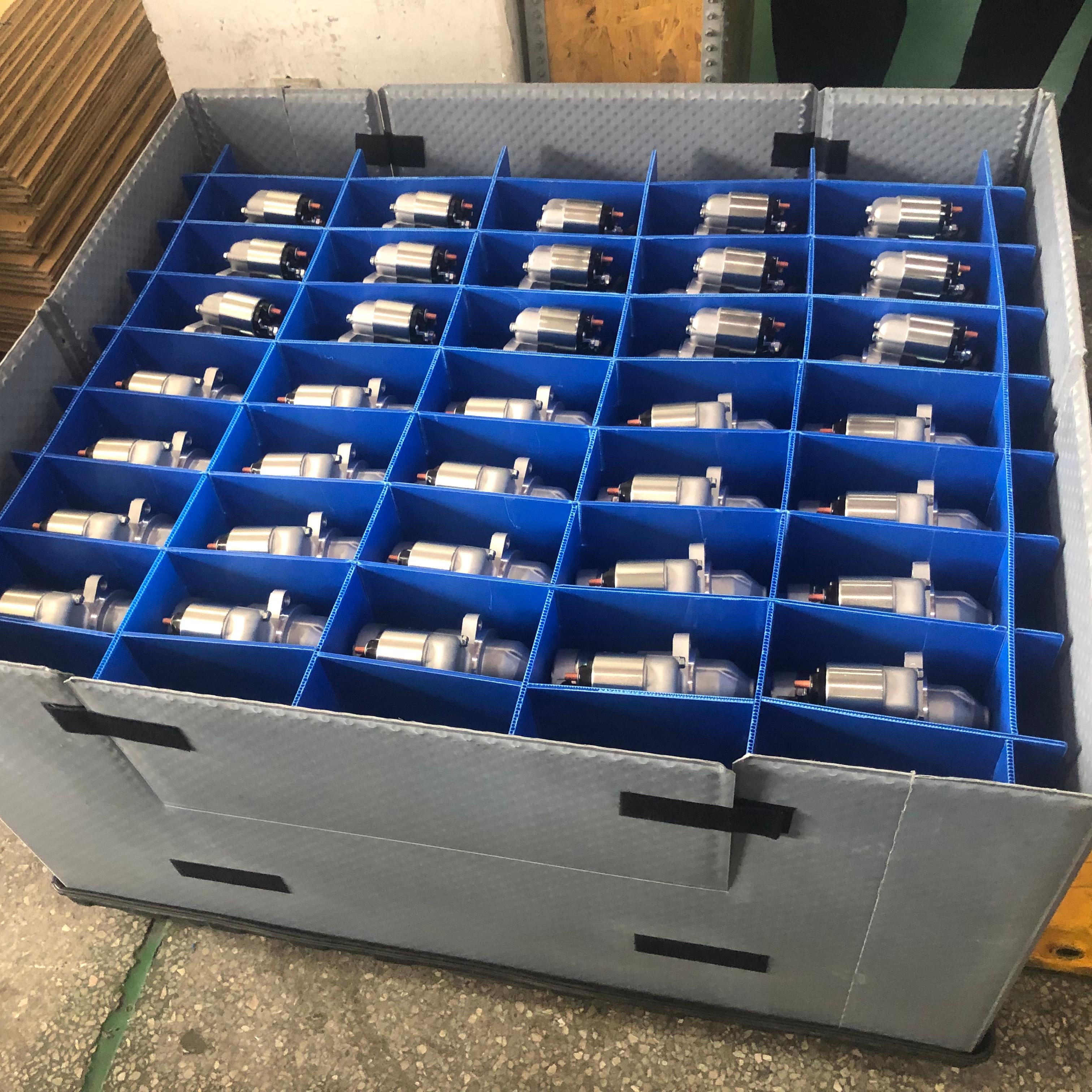 Caisse-palette en plastique s&eacute;parateur bleu