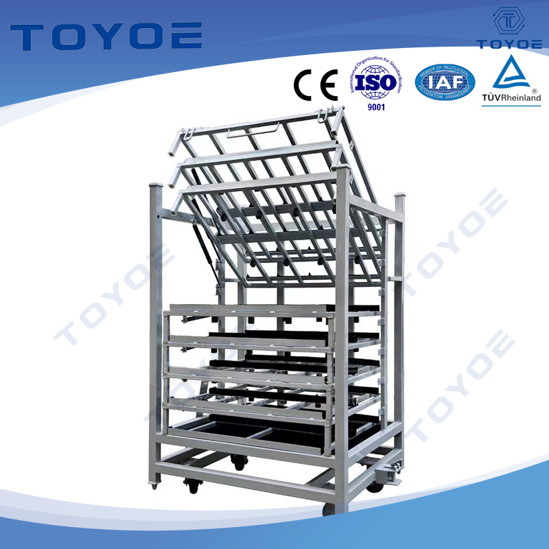 Racks galvanisés empilables pour pièces automobiles.