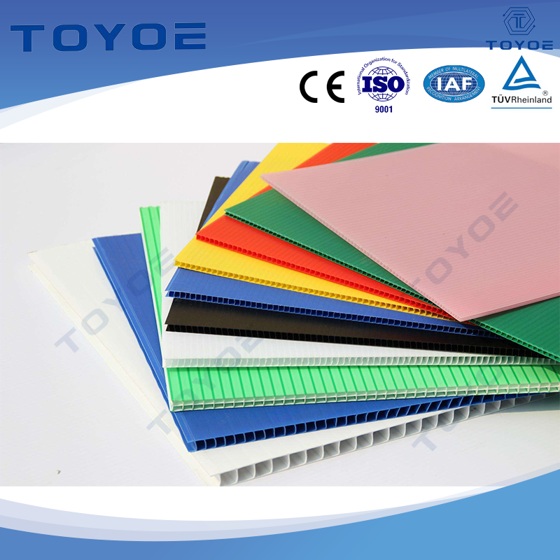 Panneaux creux en plastique colorés polyvalents, conception légère