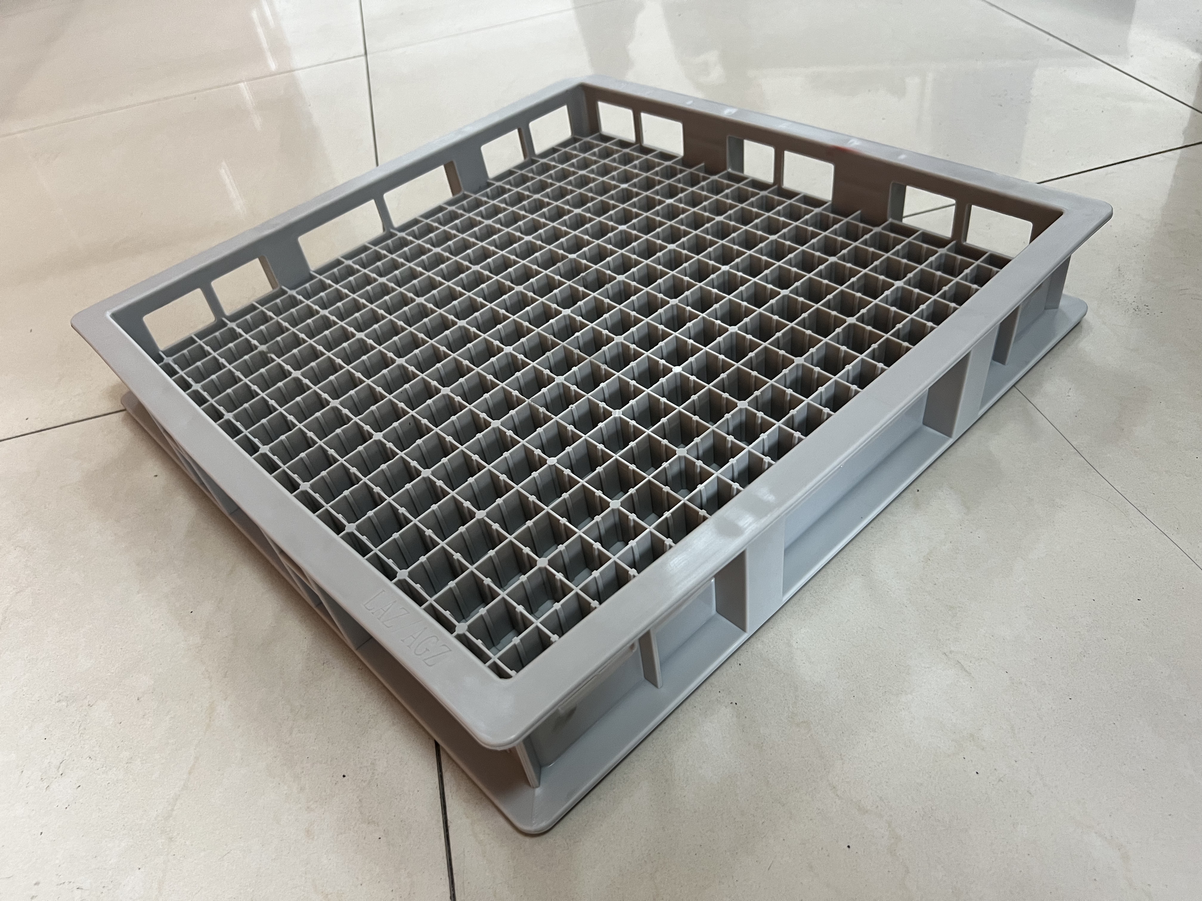 R&eacute;cipient moul&eacute; par injection